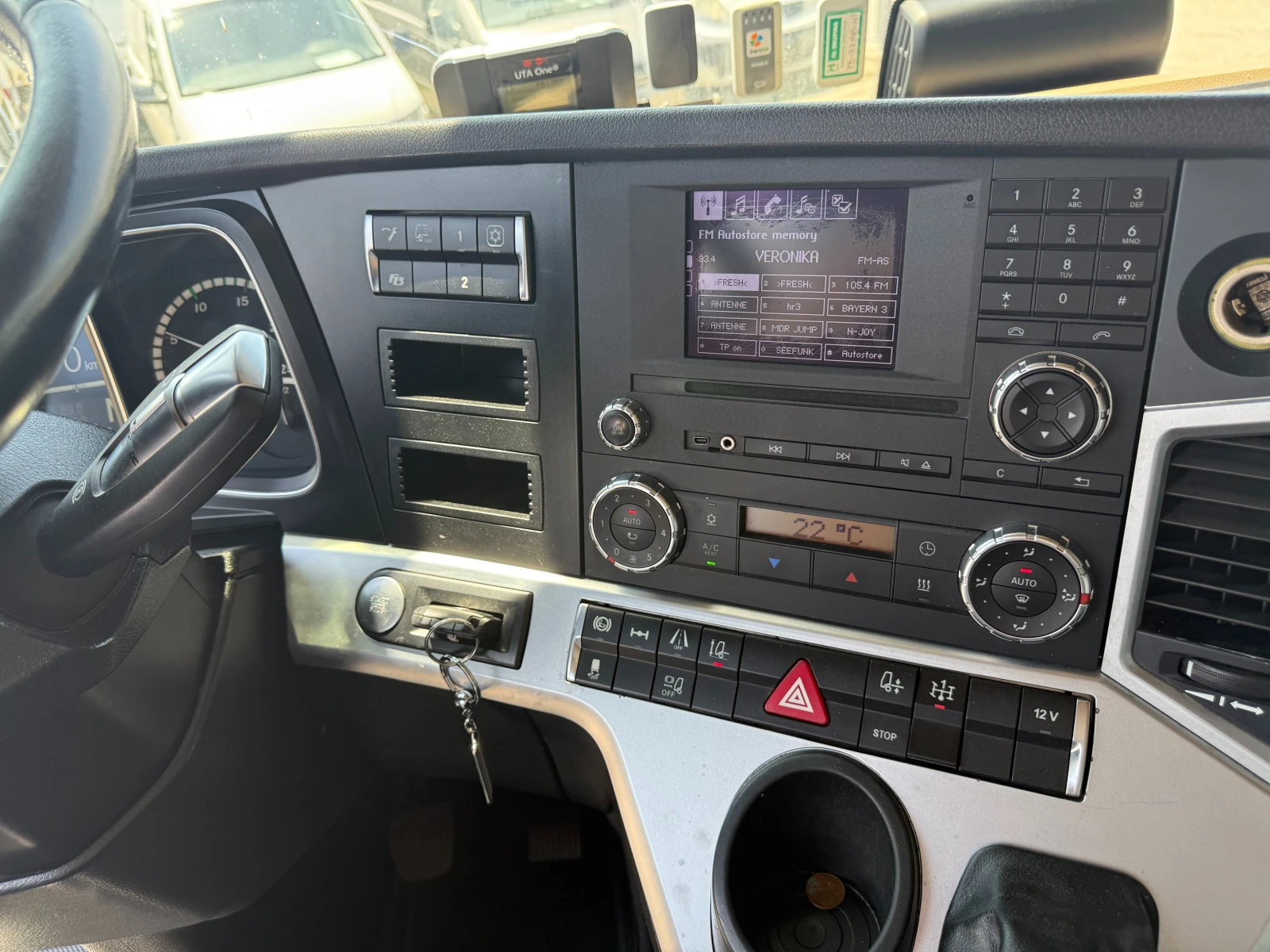 Mercedes-Benz Actros  T  | Mobile.bg   14