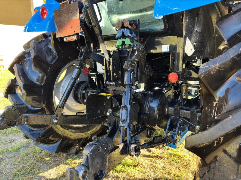 Трактор Kubota 170 часа!, снимка 3 - Селскостопанска техника - 51795099