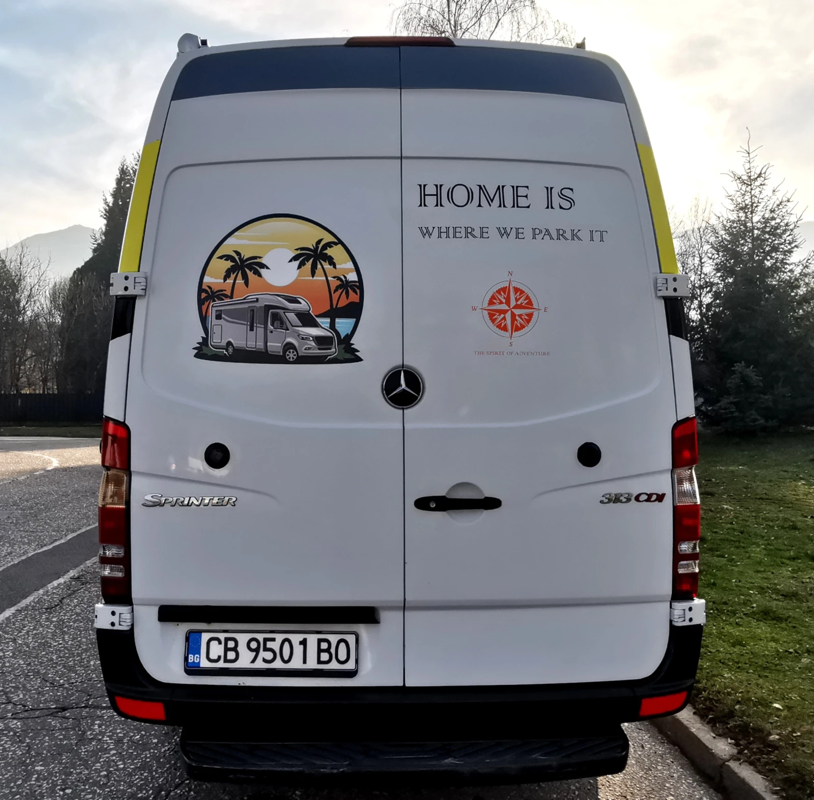 Кемпер Mercedes-Benz SPRINTER 313 CDI CUSTOM, 5 местен, снимка 4 - Каравани и кемпери - 55676284