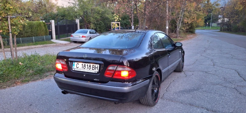 Mercedes-Benz CLK, снимка 2 - Автомобили и джипове - 47679557