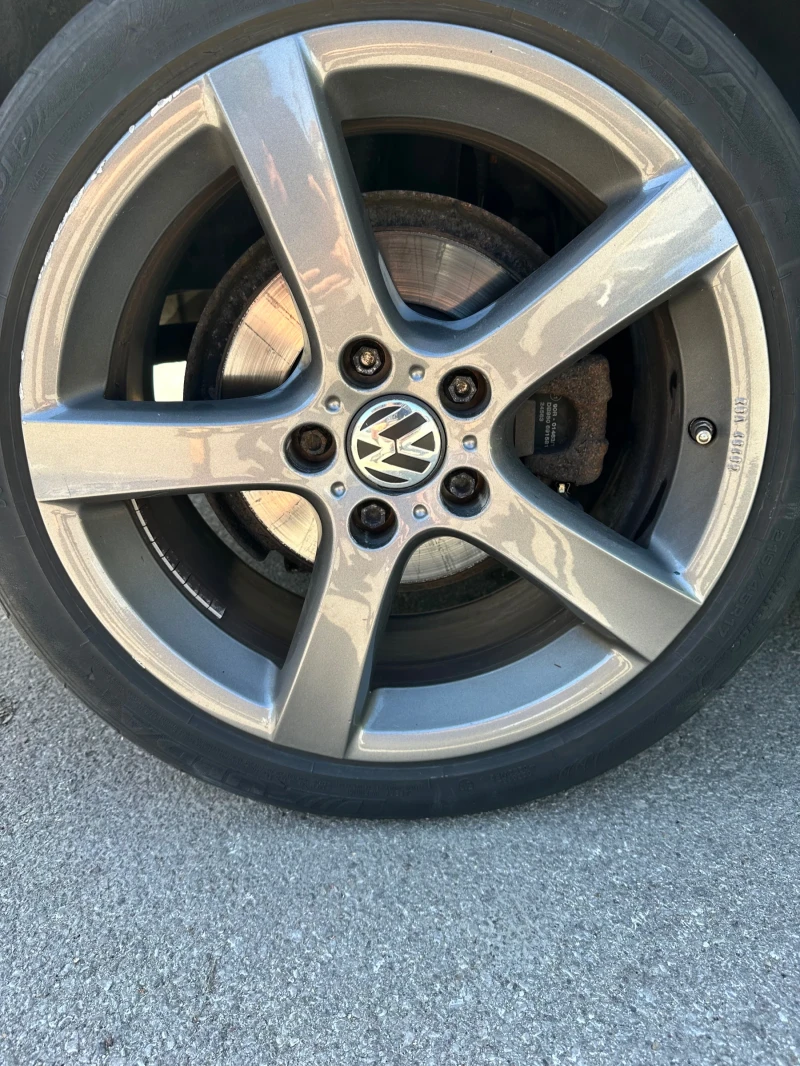 VW Touran Highline, снимка 11 - Автомобили и джипове - 51936225