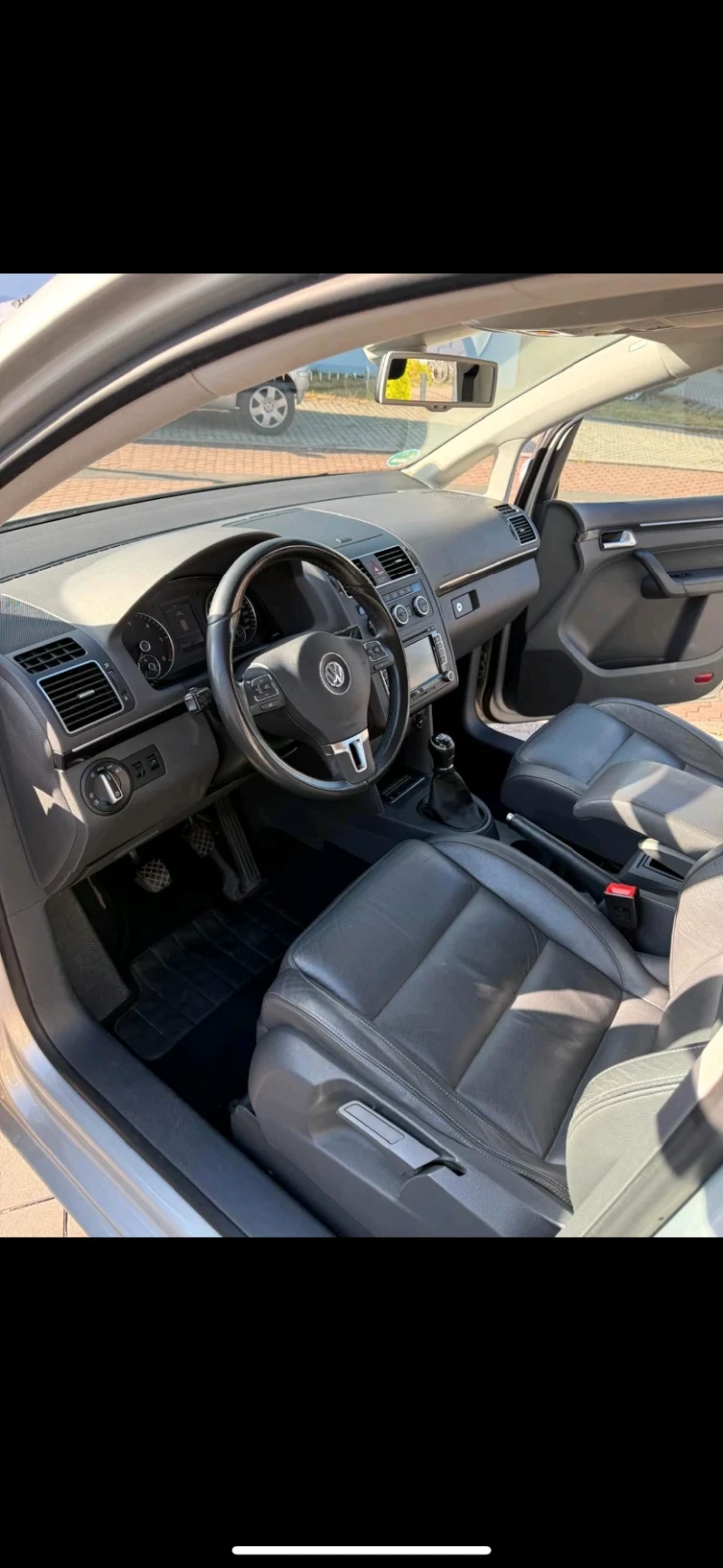 VW Touran Highline, снимка 6 - Автомобили и джипове - 51936225