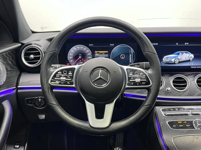 Mercedes-Benz E 350 4MATIC BURMESTER* PANO* CAM* BLINDSPOT* KEYLESS* , снимка 13 - Автомобили и джипове - 52646438