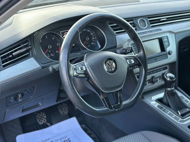 VW Passat 1.6TDi HighLine, снимка 16 - Автомобили и джипове - 53172348