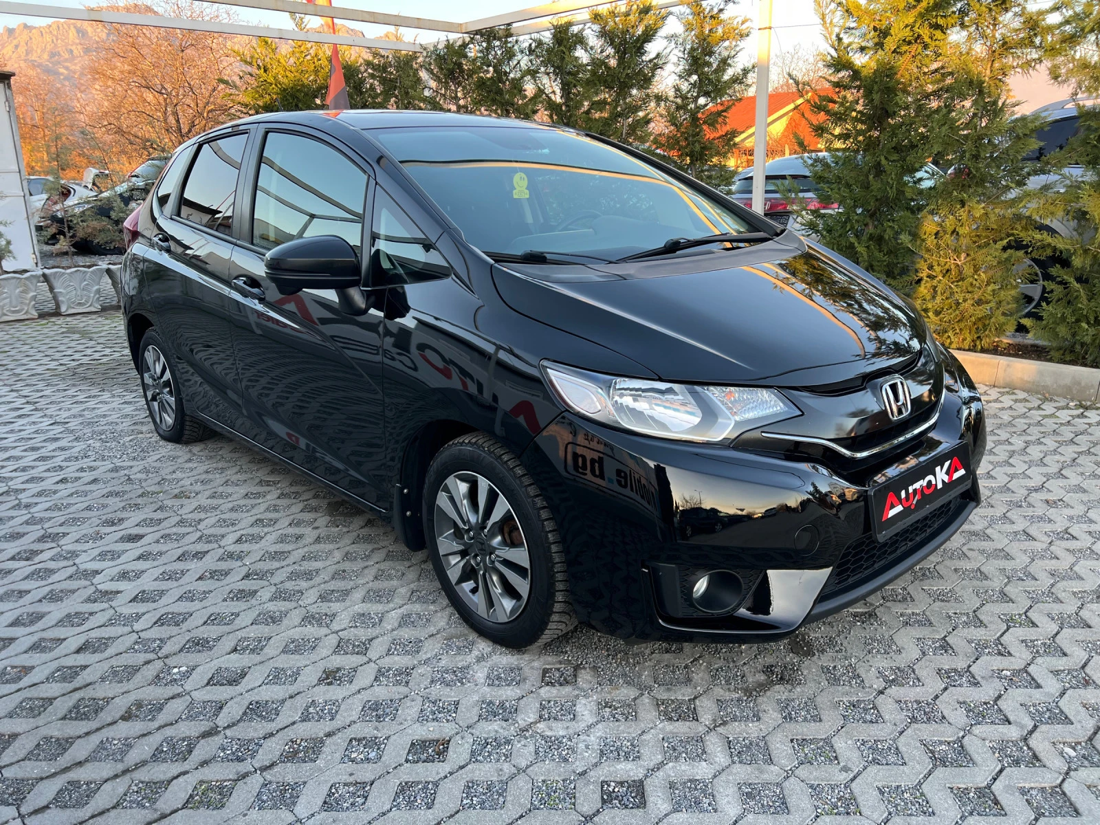 Honda Jazz 1.5i-132кс= = 106хил.км= 6СКОРОСТИ= КАМЕРА= ПОДГРЕ - изображение 2