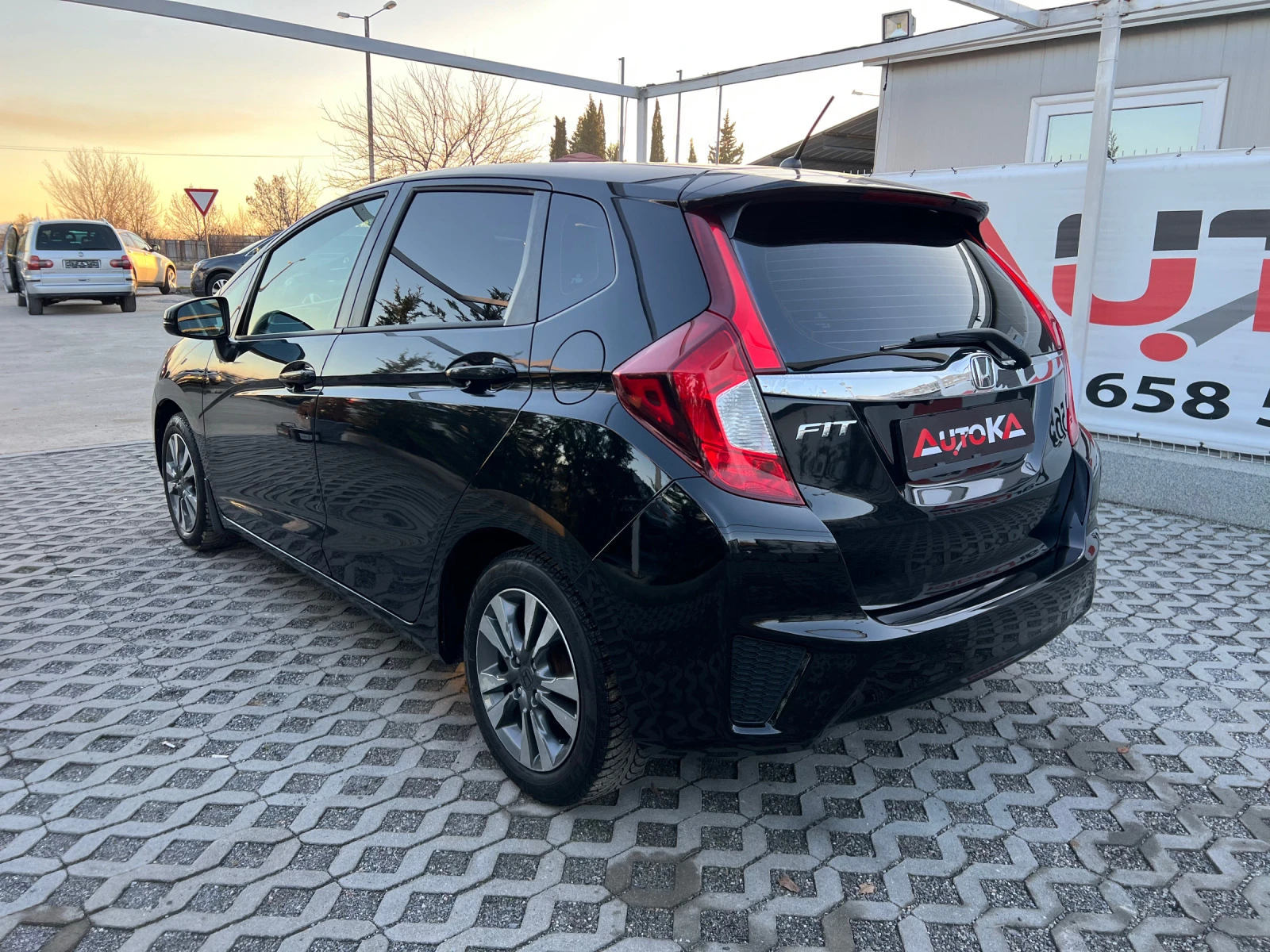 Honda Jazz 1.5i-132кс= = 106хил.км= 6СКОРОСТИ= КАМЕРА= ПОДГРЕ - изображение 5