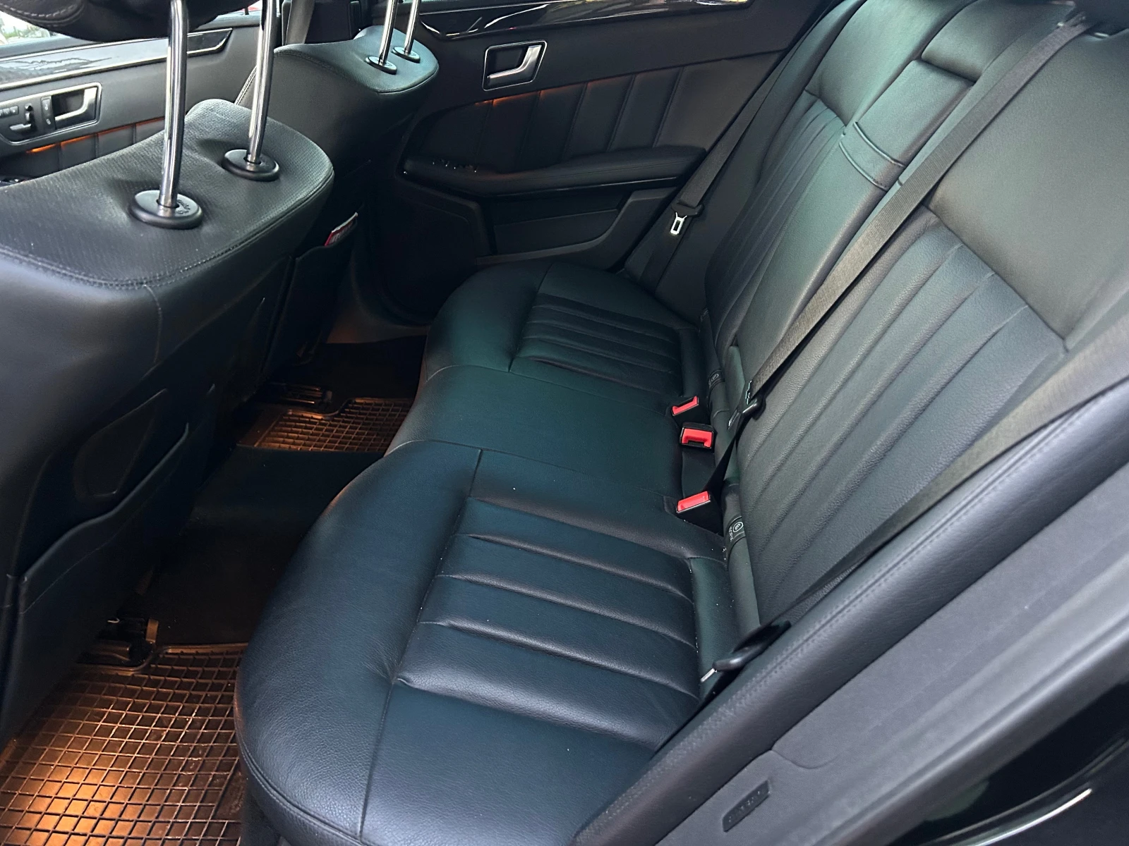 Mercedes-Benz E 500 5.5AMG-line 4matic - изображение 9