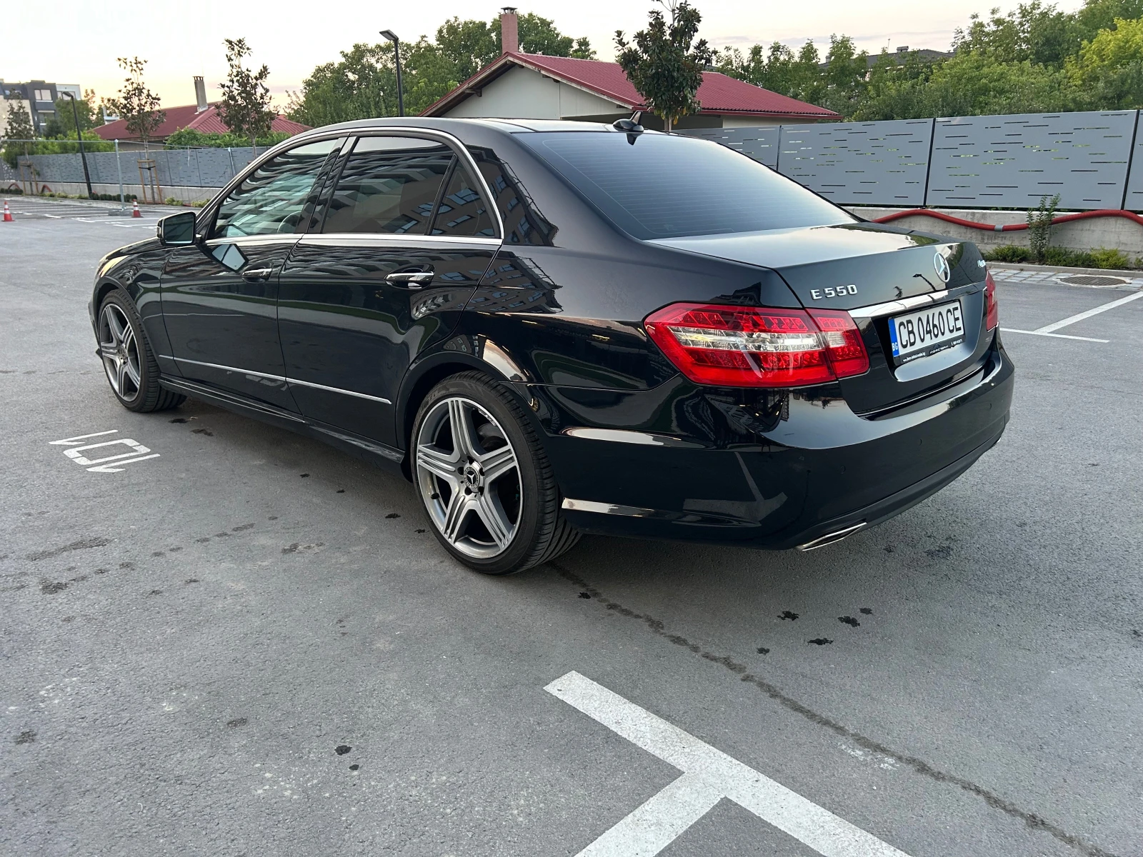 Mercedes-Benz E 500 5.5AMG-line 4matic - изображение 3