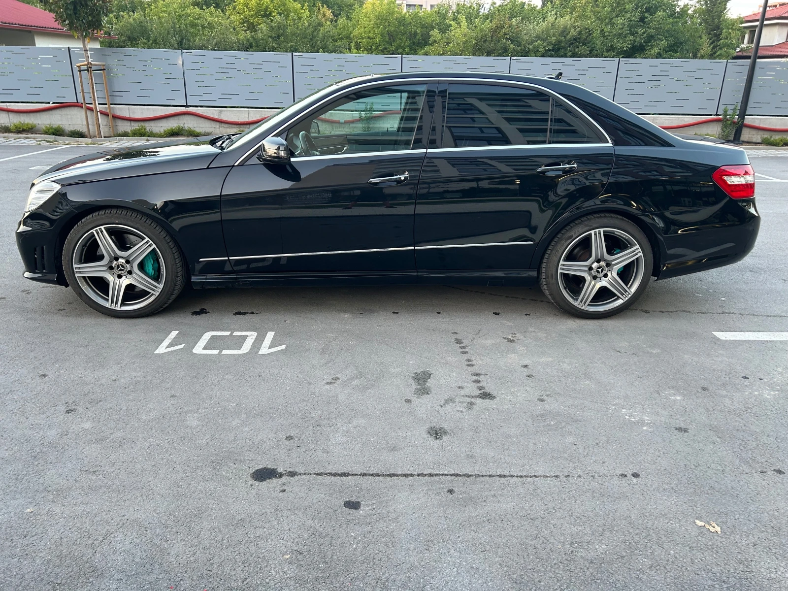 Mercedes-Benz E 500 5.5AMG-line 4matic - изображение 5