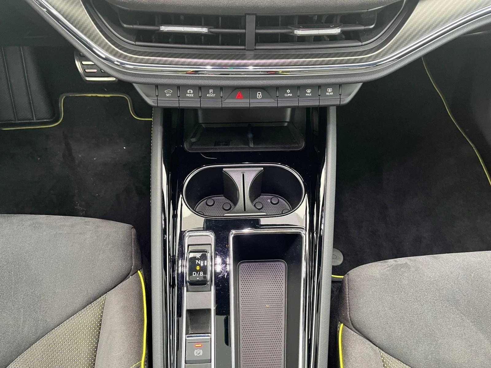 Skoda Enyaq iV RS COUPE CANTON CARBON MATRIX HEAD UP PANO  | Mobile.bg   11