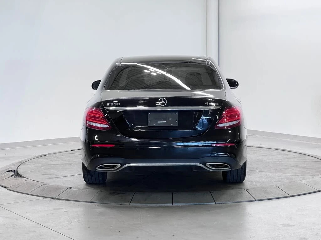 Mercedes-Benz E 350 4MATIC BURMESTER* PANO* CAM* BLINDSPOT* KEYLESS*  - изображение 6