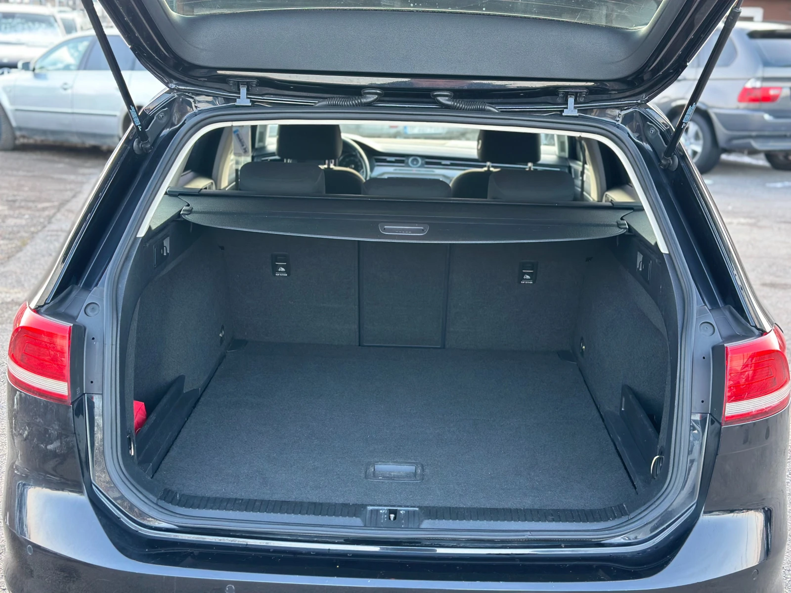 VW Passat 1.6TDi HighLine - изображение 10