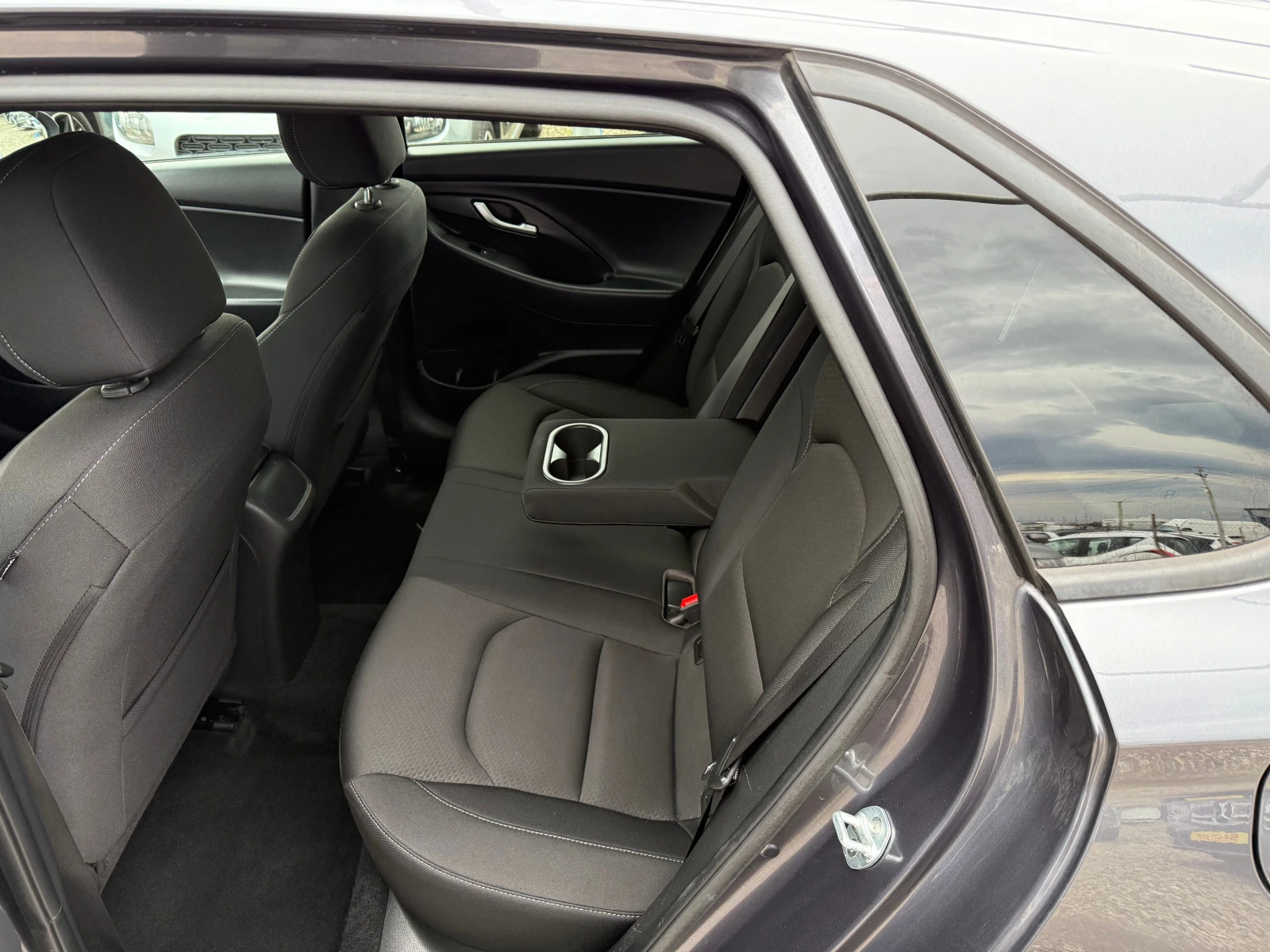 Hyundai I30 1.4 i - изображение 10