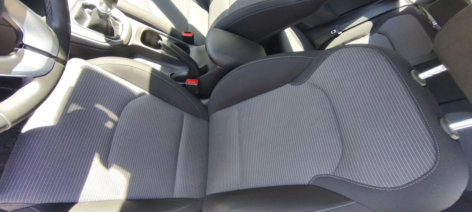 Hyundai I30 1.5i Benzin 2024 г. 6 скорости Гаранция , снимка 14 - Автомобили и джипове - 53732191