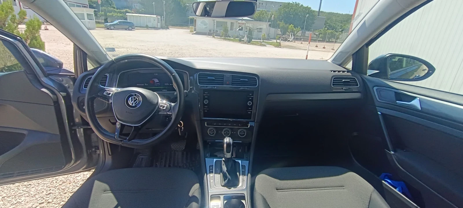 VW Golf Electric 36.8 KW CCS 2020 г., снимка 10 - Автомобили и джипове - 53732191