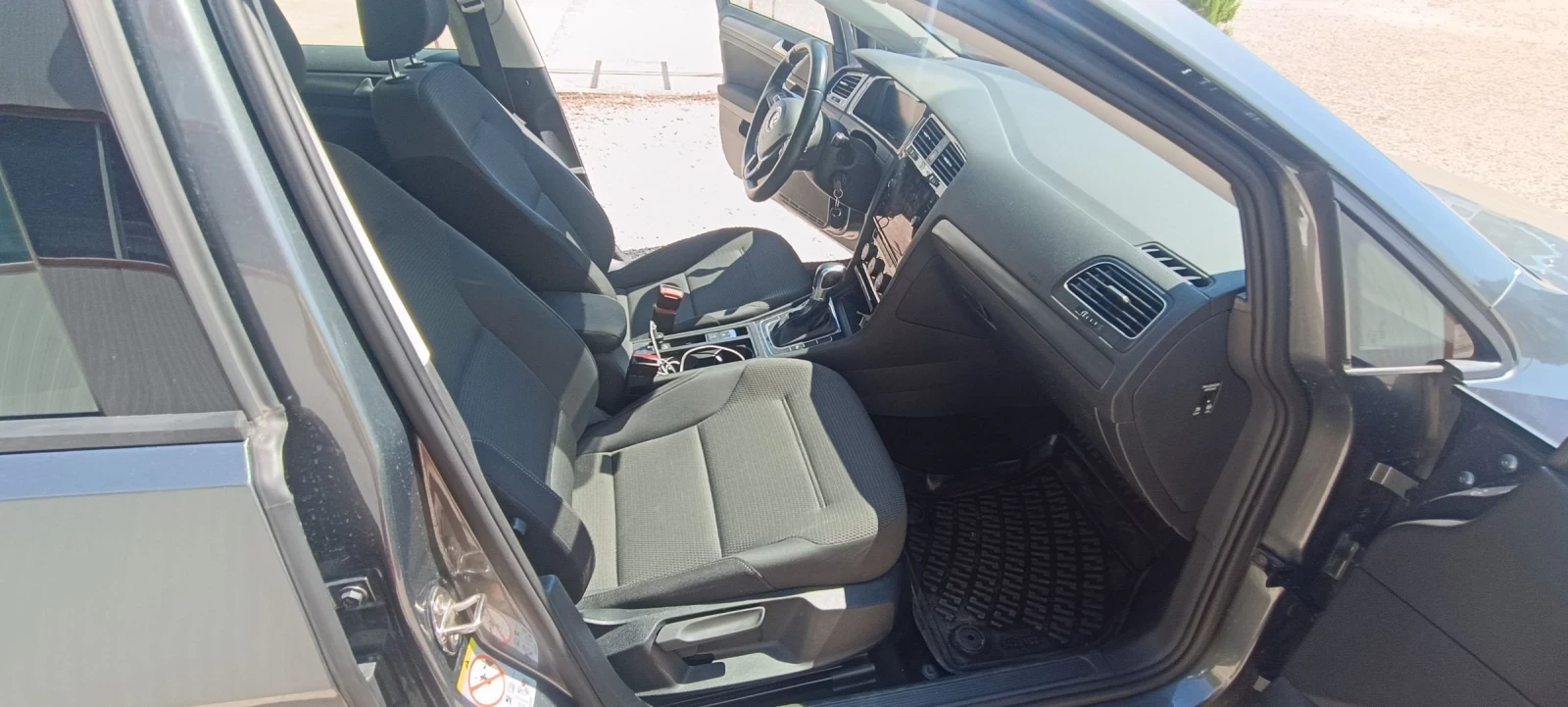 VW Golf Electric 36.8 KW CCS 2020 г., снимка 13 - Автомобили и джипове - 53732191