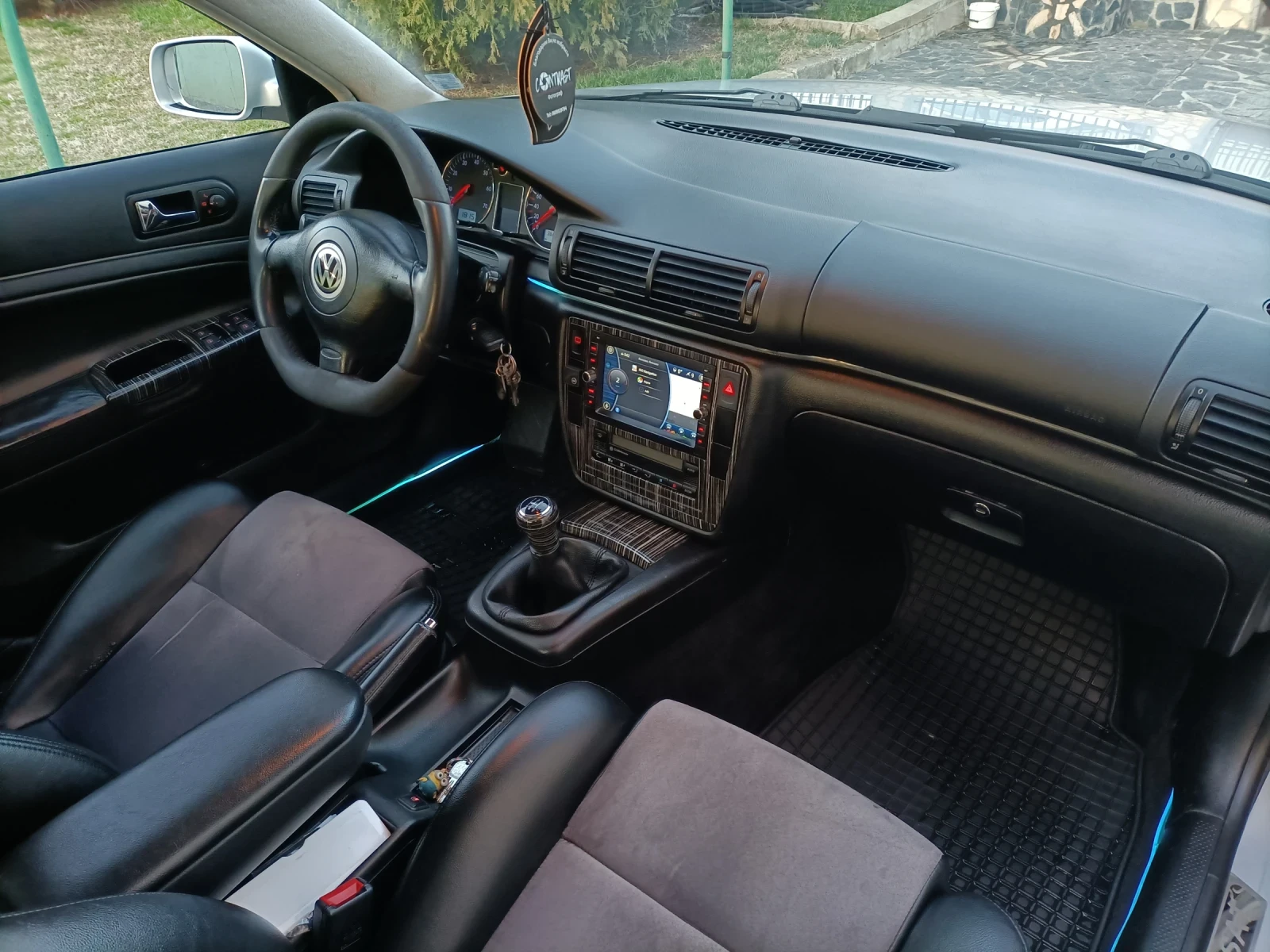 VW Passat 1.8T 200HP, снимка 11 - Автомобили и джипове - 53821124