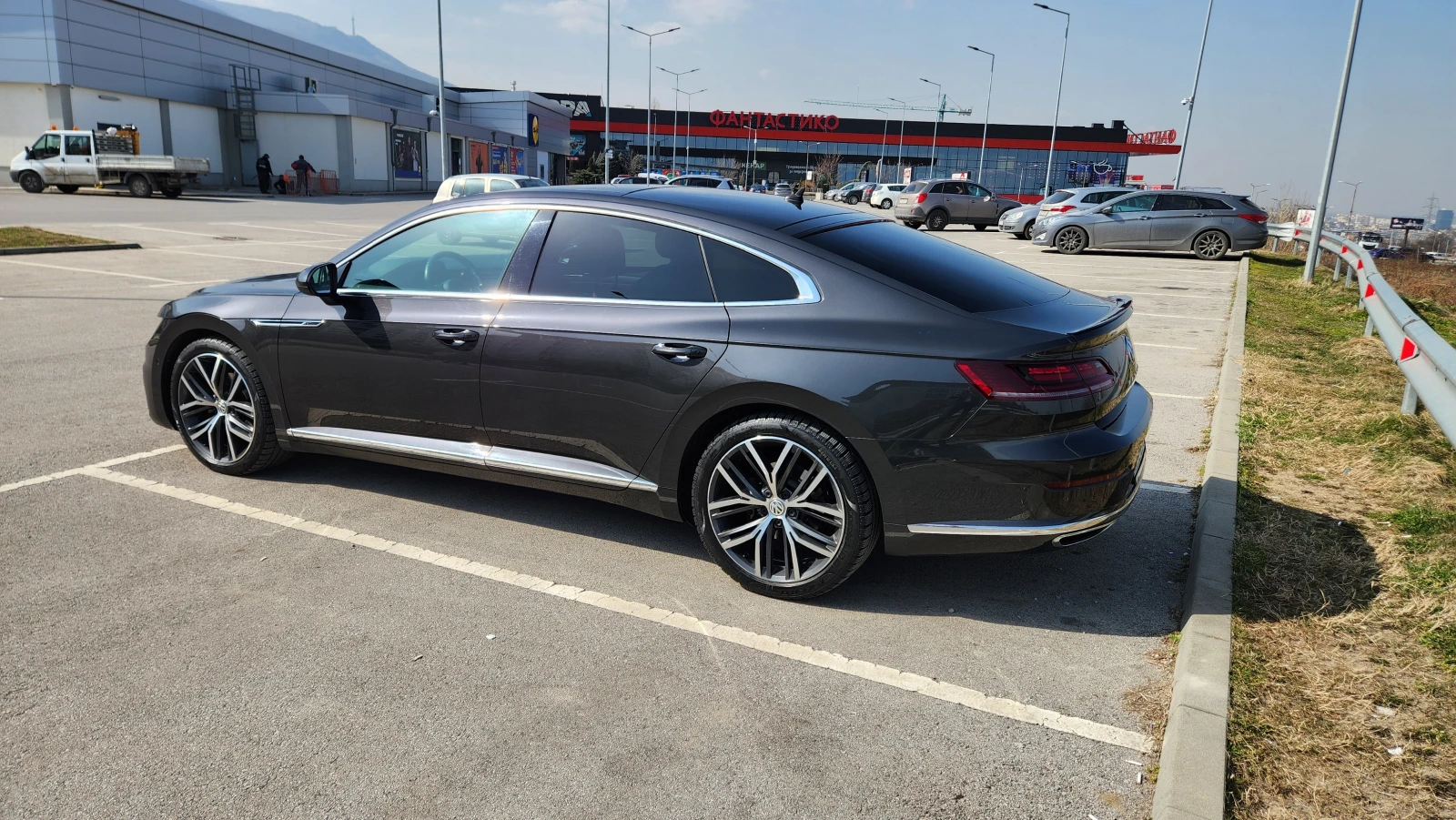 VW Arteon R-Line, ACC, Camera, снимка 3 - Автомобили и джипове - 53840129
