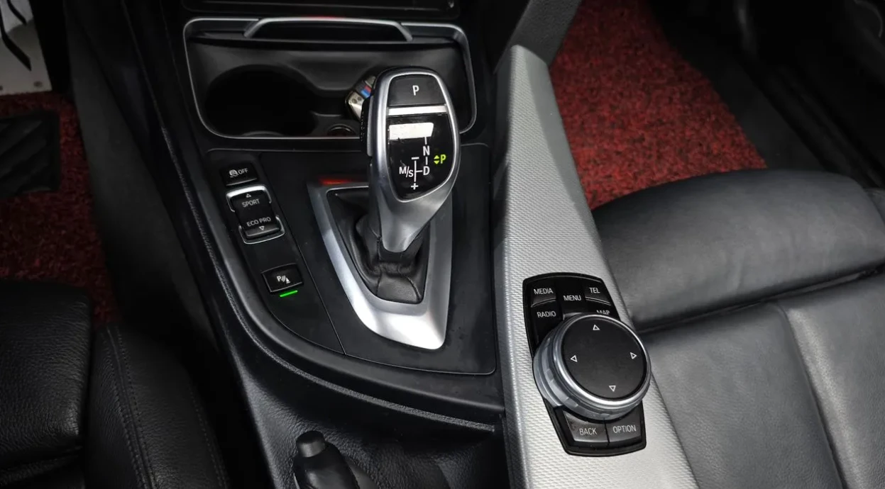 BMW 420 d M Sport Coupe, снимка 8 - Автомобили и джипове - 54479436