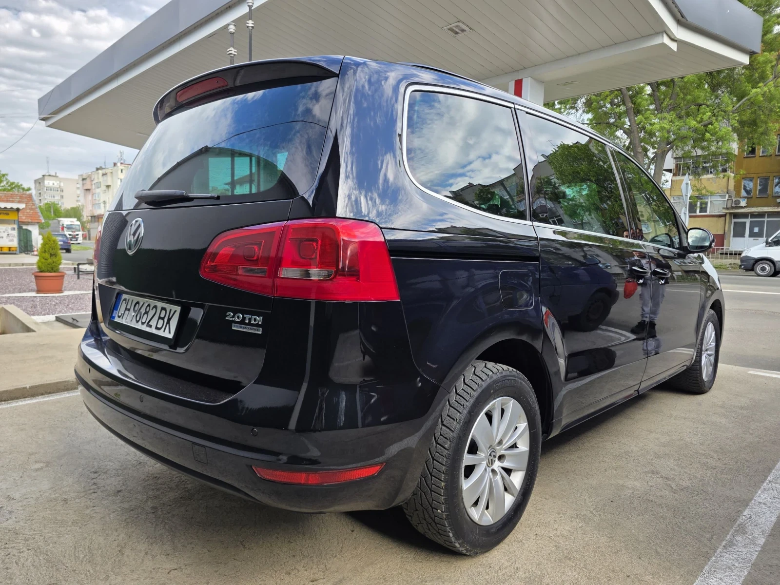 VW Sharan 2.0TDI.170PS.6+ 1LED.FAROVE., снимка 7 - Автомобили и джипове - 54544177