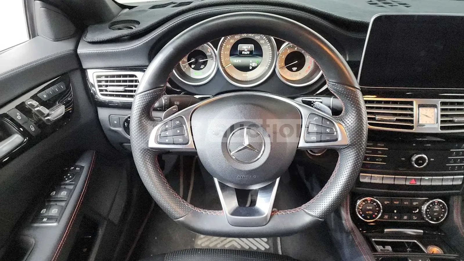 Mercedes-Benz CLS 400 * АВТОФИНАНСИРАНЕ БЕЗ ПЪРВОНАЧАЛНА ВНОСКА* , снимка 13 - Автомобили и джипове - 54644218