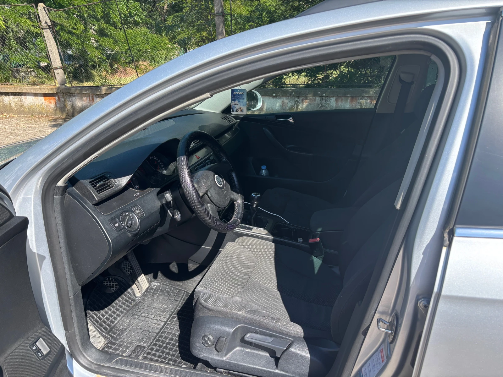 VW Passat 2.0 TDI, снимка 5 - Автомобили и джипове - 54715691