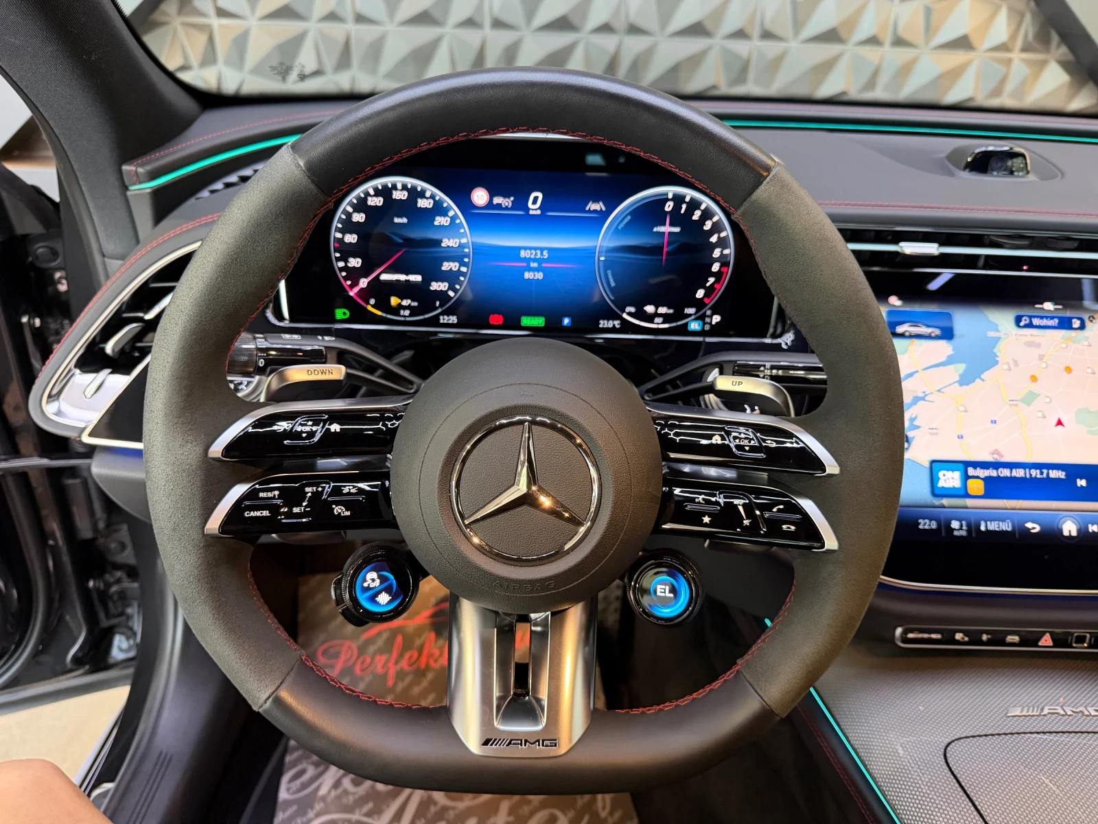 Mercedes-Benz E 53 AMG 4 MATIC HYBRID * BURMESTER * , снимка 11 - Автомобили и джипове - 54844772