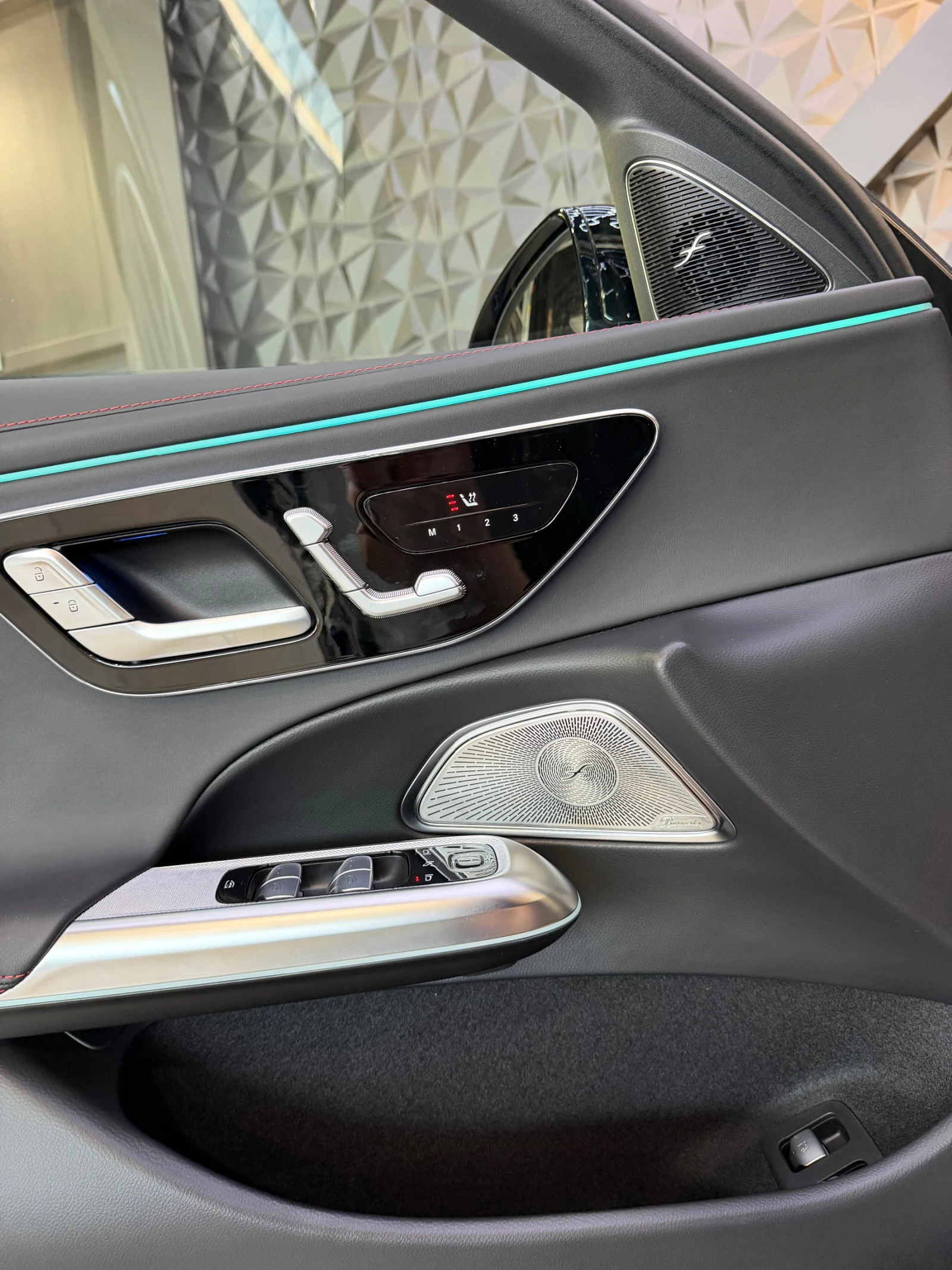 Mercedes-Benz E 53 AMG 4 MATIC HYBRID * BURMESTER * , снимка 12 - Автомобили и джипове - 54844772