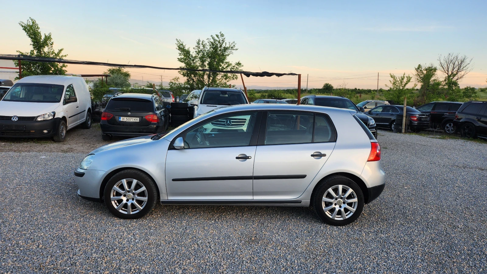 VW Golf 1.9 TDI 105 Коня, снимка 8 - Автомобили и джипове - 54936481