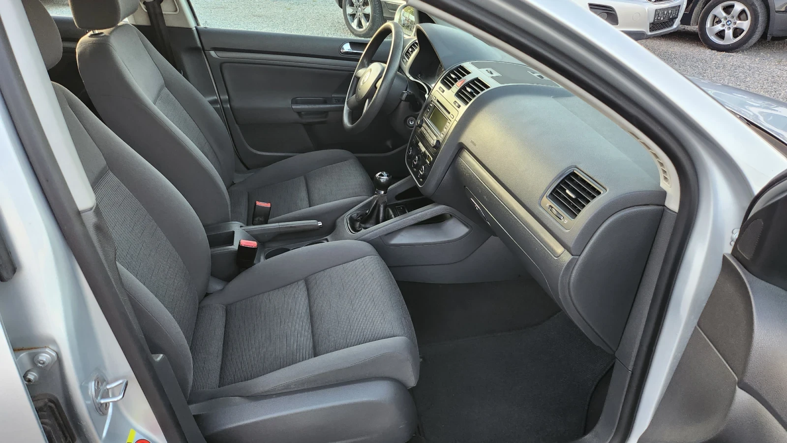 VW Golf 1.9 TDI 105 Коня, снимка 11 - Автомобили и джипове - 54936481