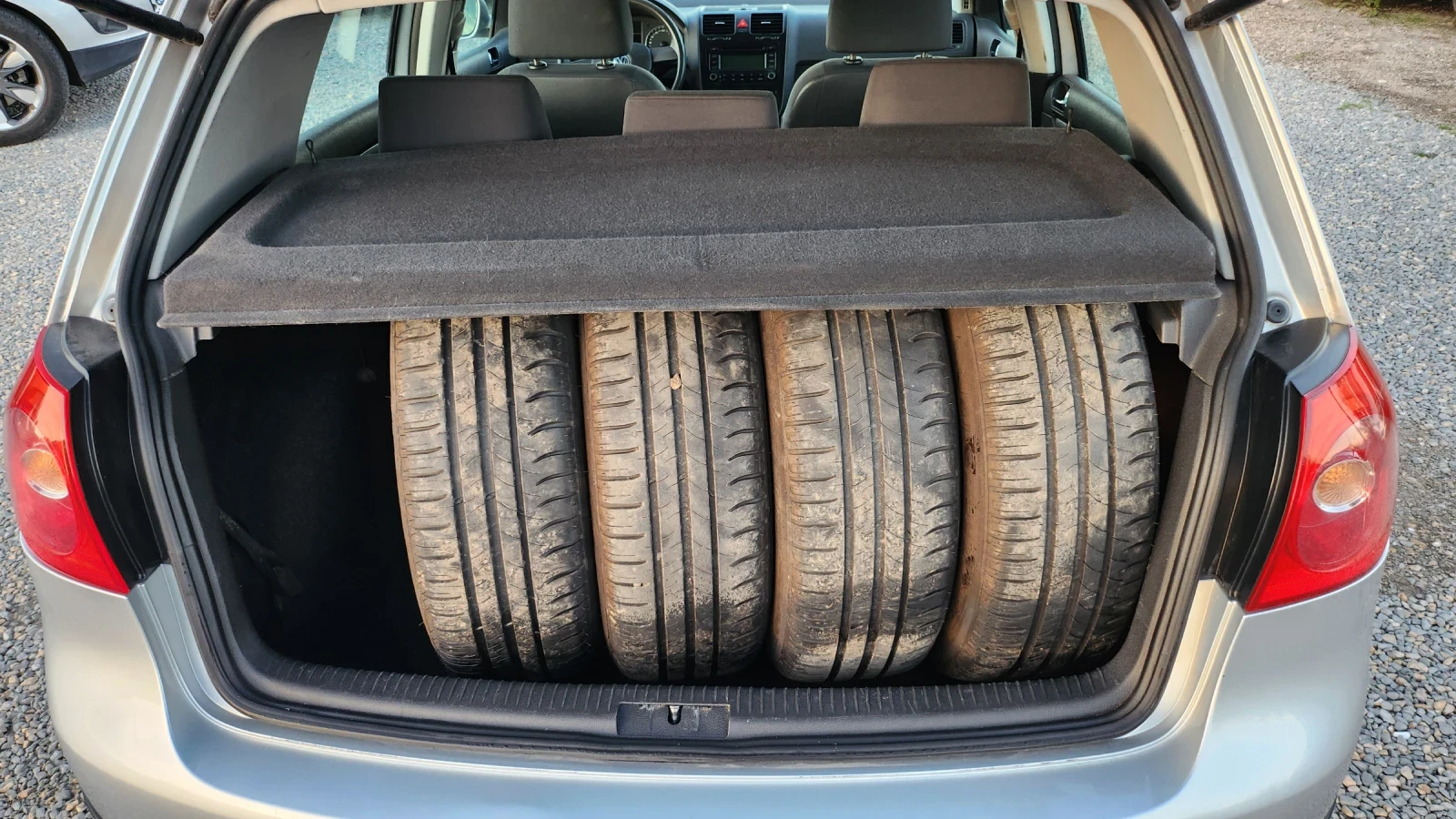 VW Golf 1.9 TDI 105 Коня, снимка 15 - Автомобили и джипове - 54936481