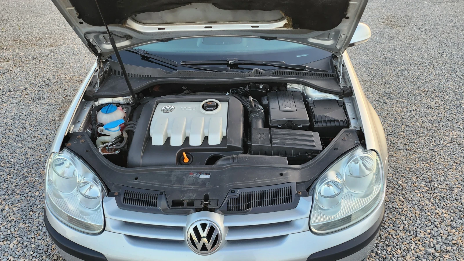 VW Golf 1.9 TDI 105 Коня, снимка 16 - Автомобили и джипове - 54936481