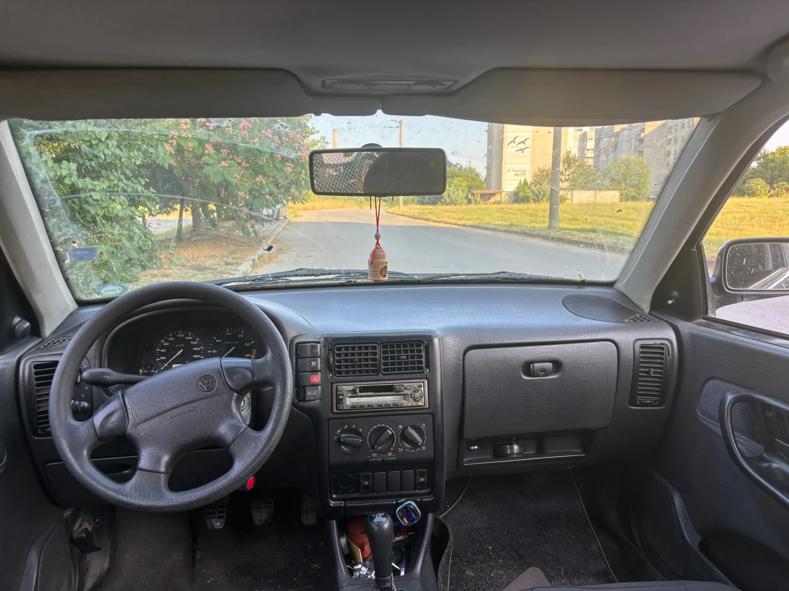 VW Polo 1.6 75к.с. Бензин/газ, снимка 8 - Автомобили и джипове - 55340918