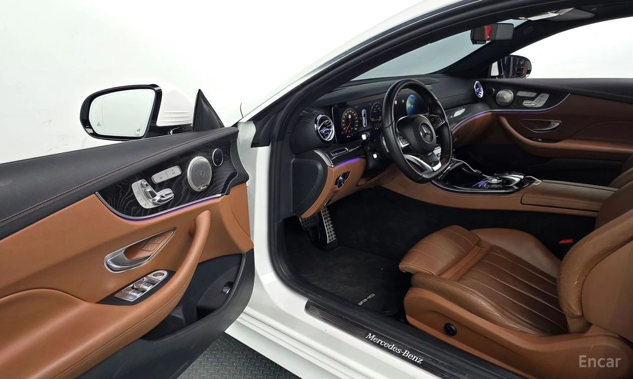 Mercedes-Benz E 220 d Coupe AMG Line* BURMESTER* ХЕДЪП* PANORAMA* , снимка 6 - Автомобили и джипове - 55522727