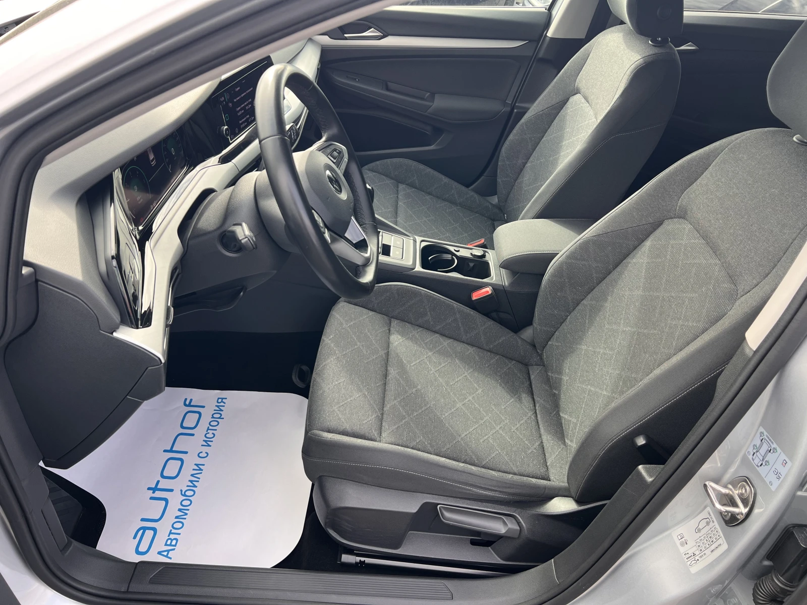 VW Golf LIFE/2.0TDI/116K.C/6МТ, снимка 8 - Автомобили и джипове - 56130558