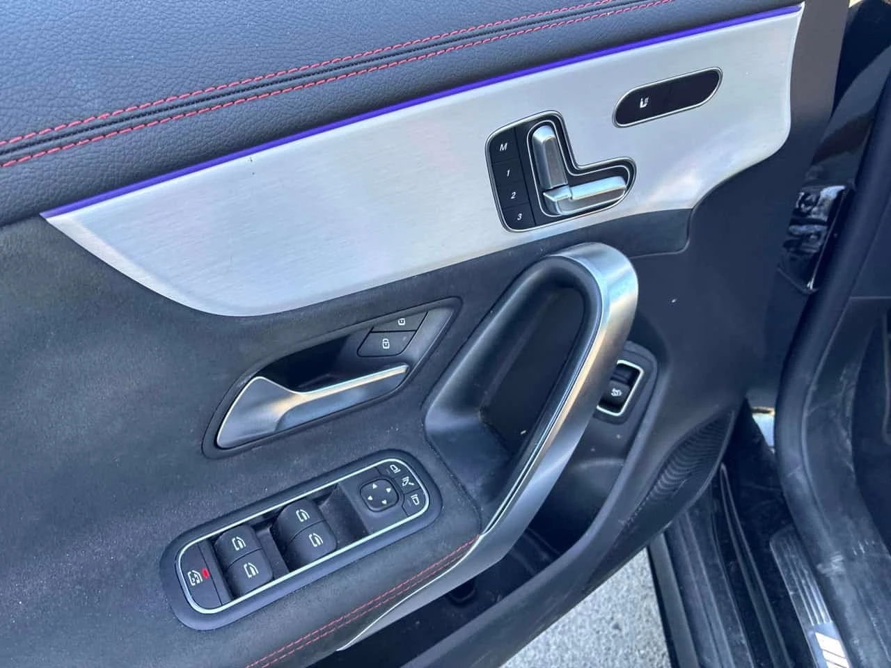 Mercedes-Benz CLA / АЛКАНТАРА / ЧЕРВЕН КОНЕЦ / ДИСТРОНИК / ПАНОРАМА, снимка 11 - Автомобили и джипове - 56262210
