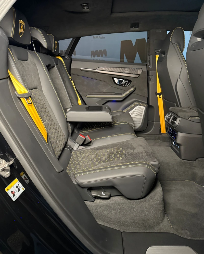 Lamborghini Urus S* Bang&Olufsen* Carbon* Pano* HuD, снимка 11 - Автомобили и джипове - 51922393