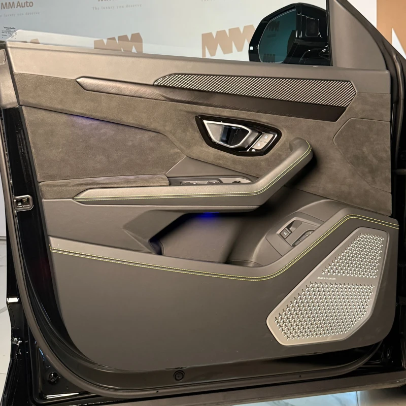 Lamborghini Urus S* Bang&Olufsen* Carbon* Pano* HuD, снимка 7 - Автомобили и джипове - 51922393