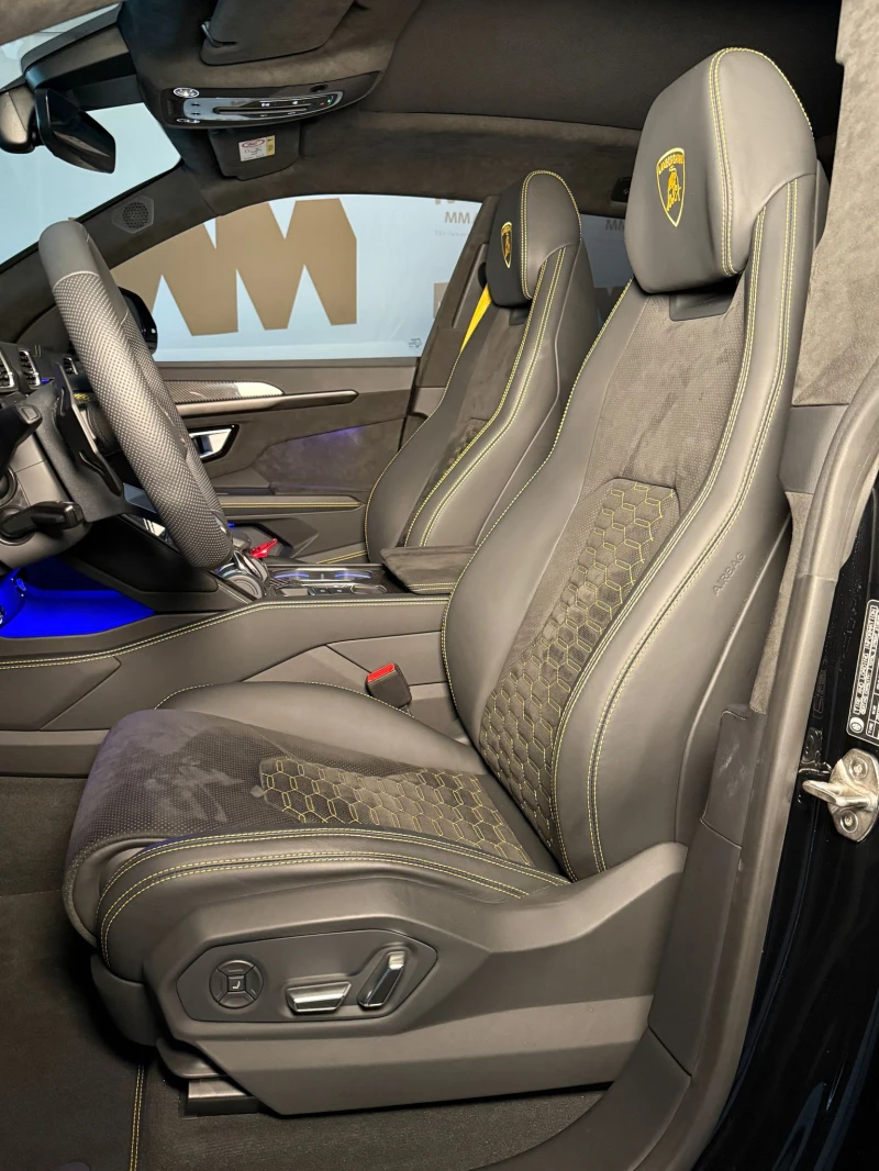 Lamborghini Urus S* Bang&Olufsen* Carbon* Pano* HuD, снимка 8 - Автомобили и джипове - 51922393