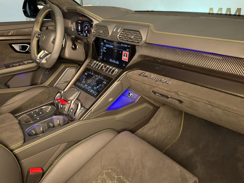 Lamborghini Urus S* Bang&Olufsen* Carbon* Pano* HuD, снимка 10 - Автомобили и джипове - 51922393