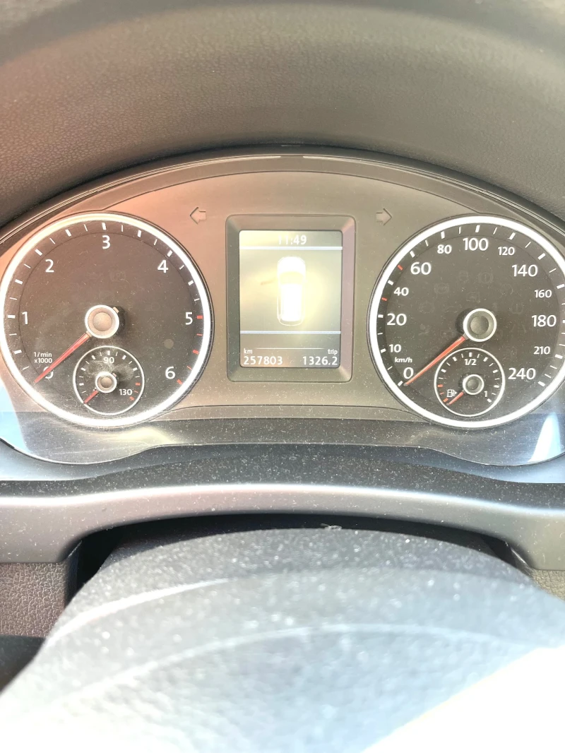 VW Tiguan 2.0 TDI DSG, снимка 13 - Автомобили и джипове - 52927115