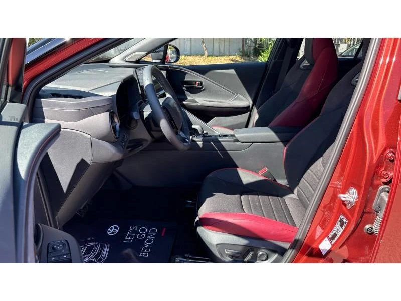 Toyota C-HR 2.0HEV HERO E-CVT AWD MY26, снимка 12 - Автомобили и джипове - 55748677