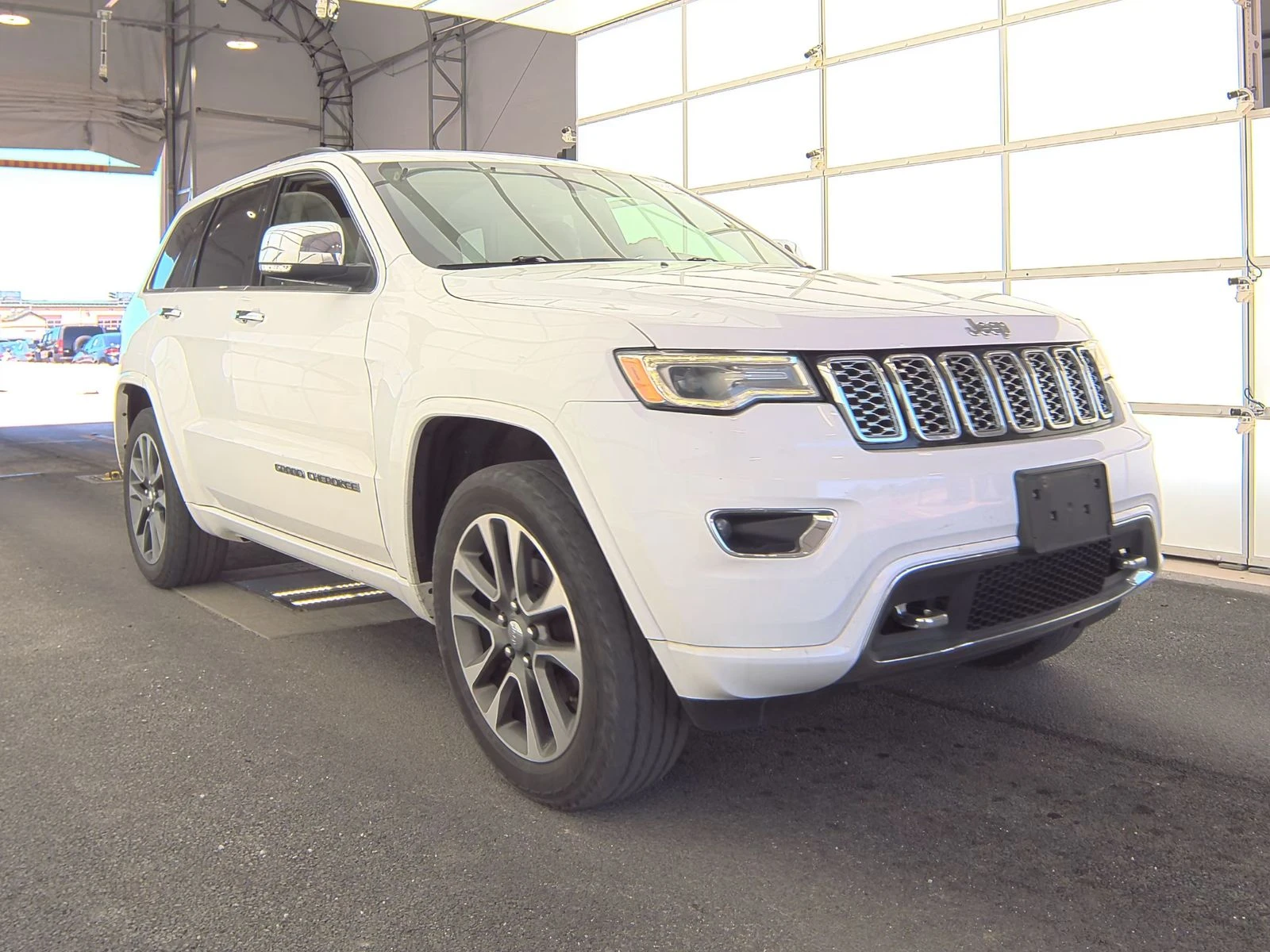 Jeep Grand cherokee BUY NOW* OVERLAND* 8ZF* 3.6* Обдух* Подгрев* Пано* - изображение 3
