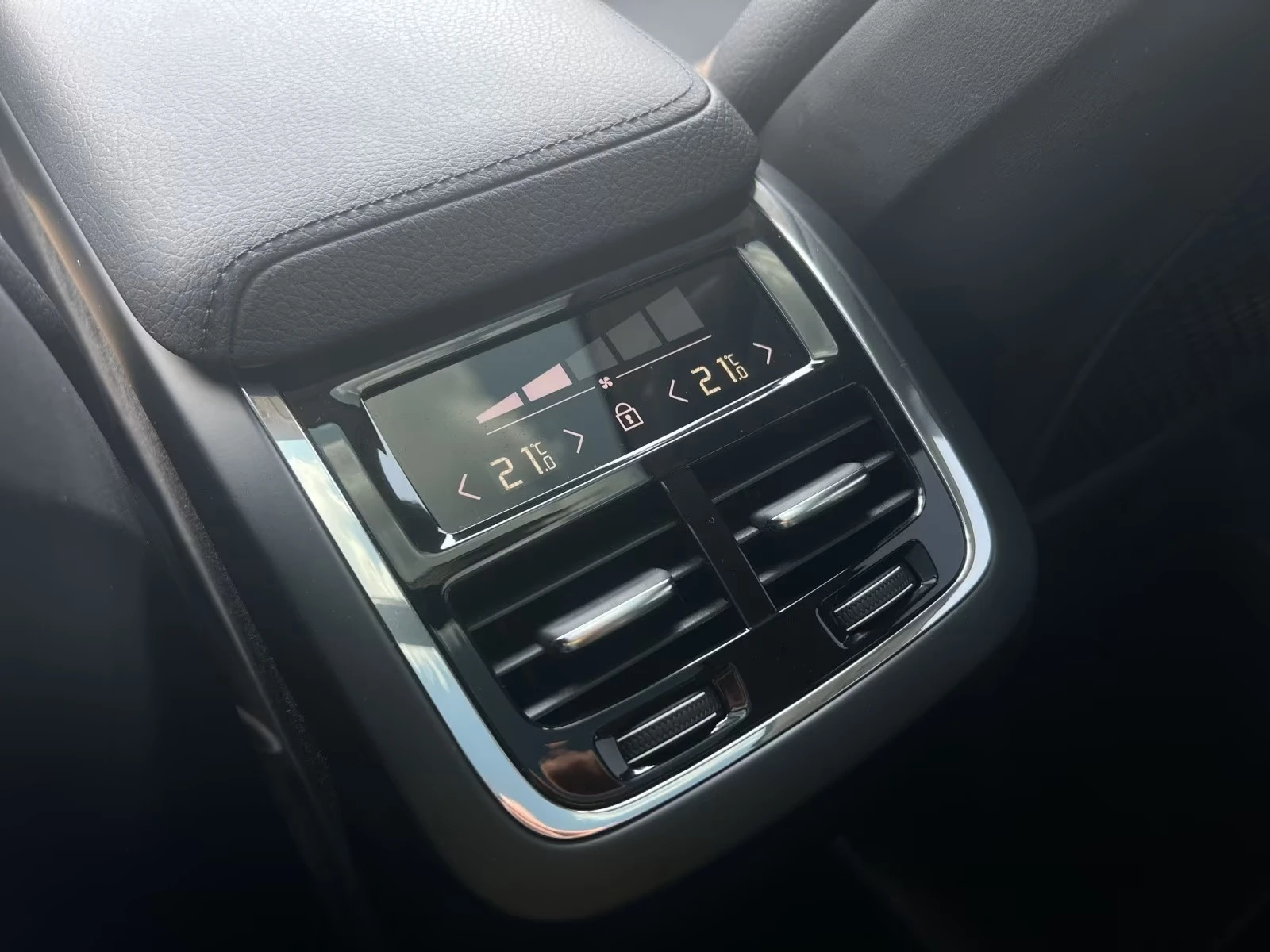 Volvo XC60 B4 D AWD Inscription FULL MAX  | Mobile.bg   11