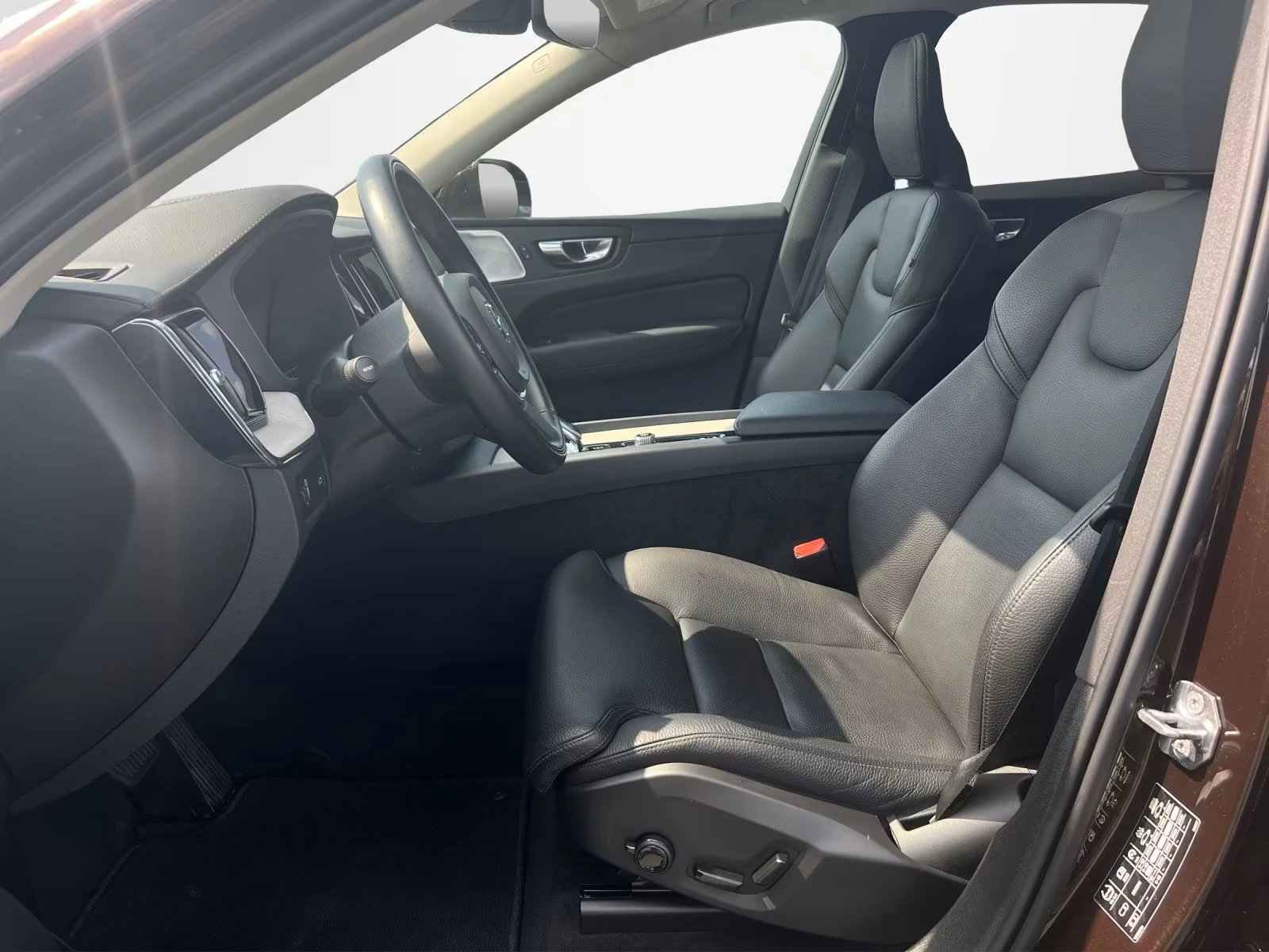 Volvo XC60 B4 D AWD Inscription FULL MAX  - изображение 7