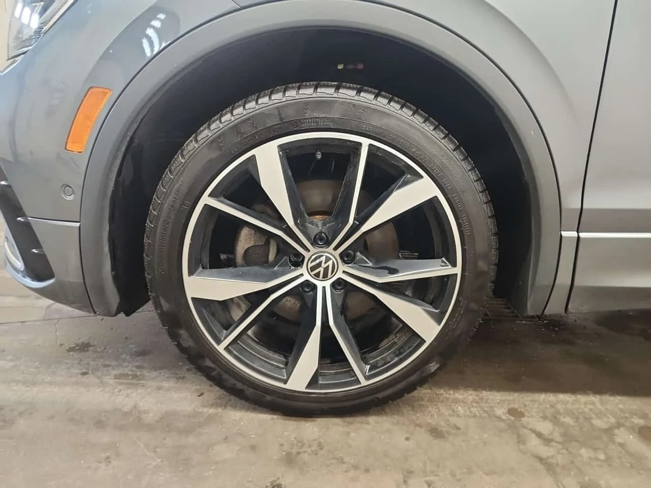 VW Tiguan *  R LINE * ОБДУХВАНЕ * ПАНОРАМА * 2 КЛЮЧА * , снимка 7 - Автомобили и джипове - 54792043
