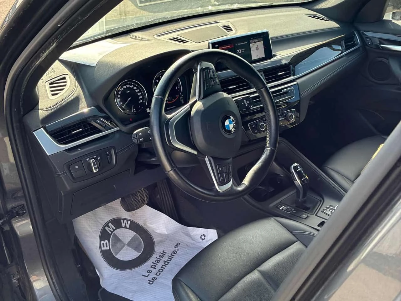 BMW X1 xDrive28i | CARFAX | АВТОКРЕДИТ БЕЗ ПЪРВОНАЧАЛНА , снимка 7 - Автомобили и джипове - 55402948