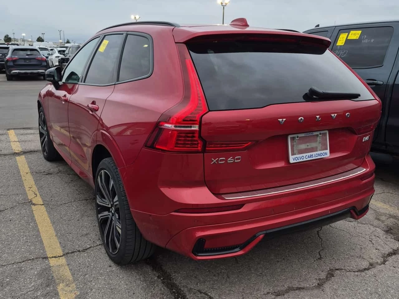 Volvo XC60 R DESIGN  CARFAX, снимка 4 - Автомобили и джипове - 56165440