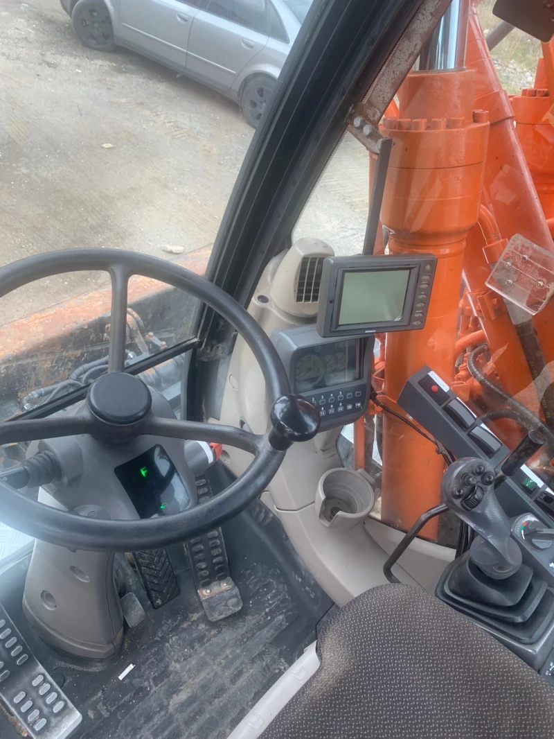 Багер Hitachi ZX140-3W, снимка 14 - Индустриална техника - 52087059