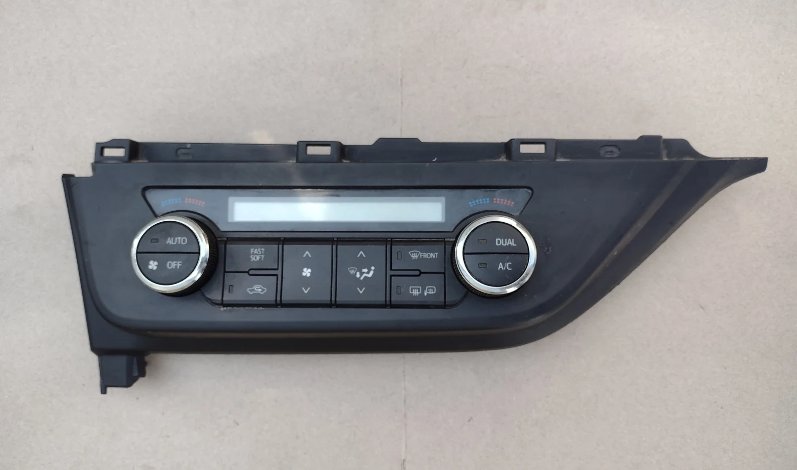 75F542     Toyota Auris II (2012-2018) 75F542 | Mobile.bg   1